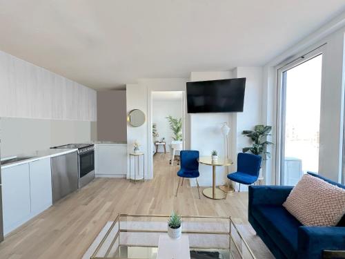 Modern One Bedroom - Large Private Terrace - Luxury Building - Williamsburg in Brooklyn, USA
