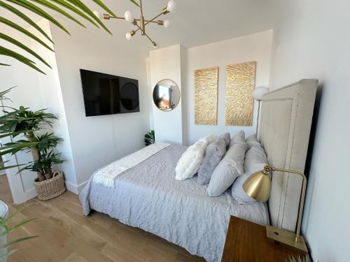 Modern One Bedroom - Large Private Terrace - Luxury Building - Williamsburg in Brooklyn, USA