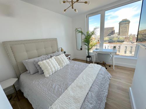 Modern One Bedroom - Large Private Terrace - Luxury Building - Williamsburg in Brooklyn, USA