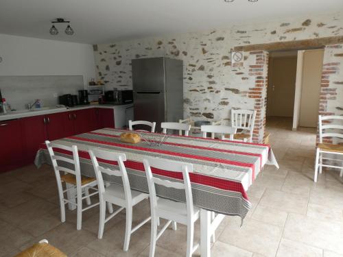Gîte La Roche-sur-Yon 5 pièces 10 personnes - FR-1-426-157 - image 3