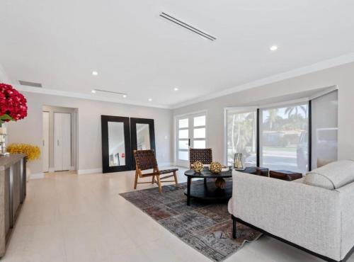HOLLIWOOD VILLA with Pool in Hollywood, USA