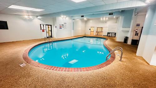 Quality Inn St Paul Minneapolis Midway - image 7