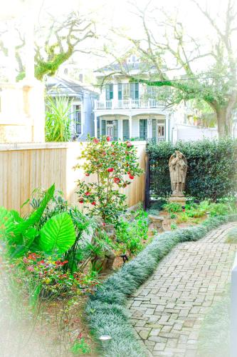 French Quarter Lanaux Mansion Bed and Breakfast Room Type - Family Suite with Balcony