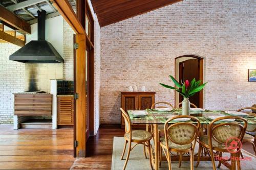 BH36. Casa na Domingas Dias Pertinho da Praia in ปรายา โด ลาซาโร