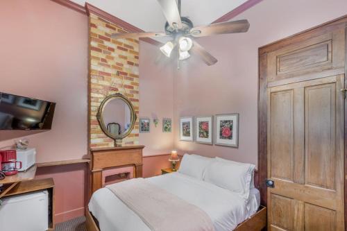 1 queen bed