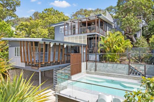 Bombora 4 Bedroom By Discover Stradbroke – khách sạn tại North Stradbroke Island