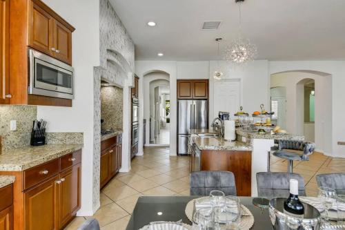 Beautiful pool with slide, golf, Pickleball, gameroom Ferrari Beautiful pool with slide, golf, Pickleball, gameroom Ferrari