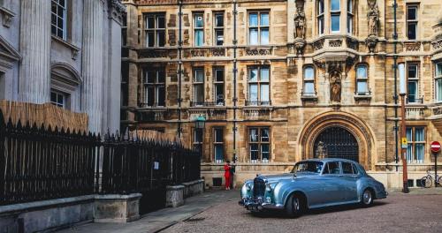 Apartment at Addenbrooke hospital and Bio Campus - Free Private parking in Trumpington