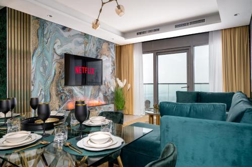 Sky-high Oasis Burj Khalifa Views, Rooftop Infinity Pool, 3BR apartment in Paramount Hotel Midtown, Dubaj (zdjęcie 3)