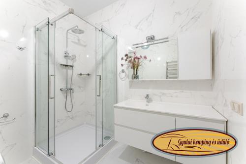 Gyulai Camping en Resort in อูยบารี