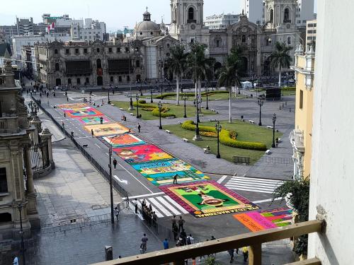 Departamento frente a palacio gobierno