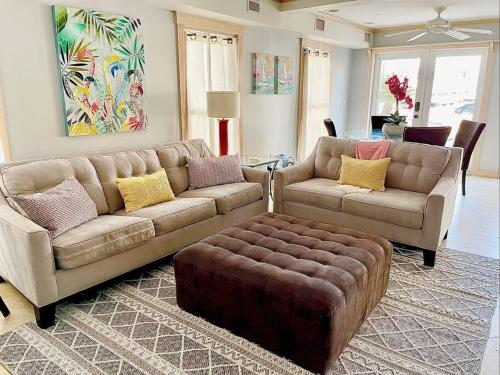 Be A Nomad - Lovely Entire Home with Ocean Views image