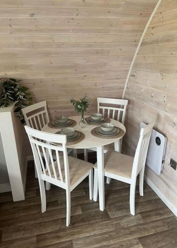 Windmill Glamping Pod with Hot tub - The Hideaway in Cambridge Külváros