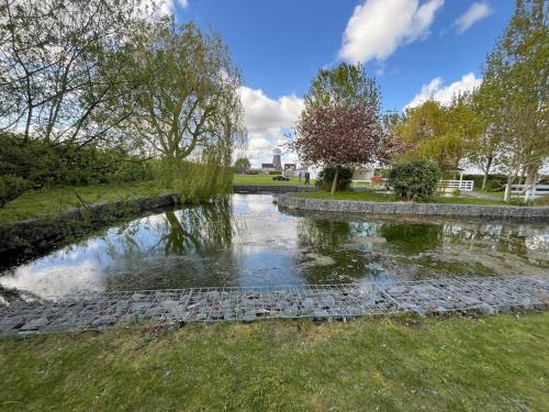 Windmill Glamping Pod with Hot tub - The Hideaway in Cambridge Külváros