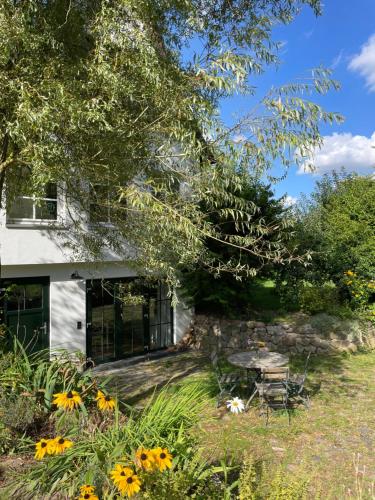 Ferienwohnung am Waldrand mit Sauna in 賓多夫