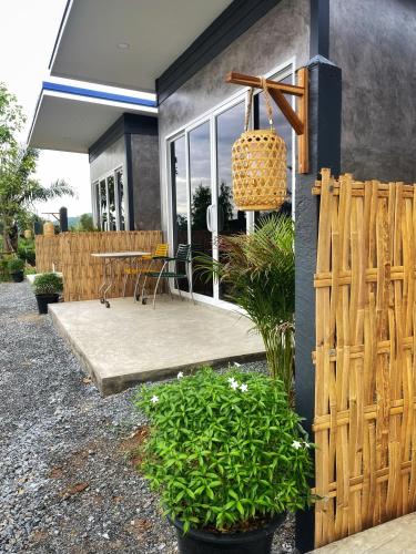 Exterior view, Sukcharoen Farm in Dan Chang