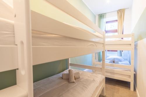 Big apartments, big bathrooms, single beds, perfect for groups, Leipzig (photo 9)