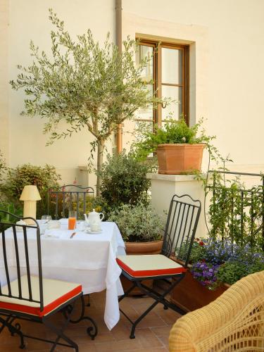Palazzo Talìa - Small Luxury Hotels of the World - image 3