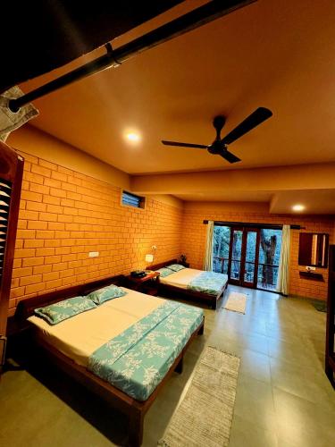 Family Suite with Balcony image 7