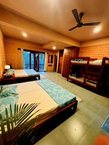 Family Suite with Balcony image 4