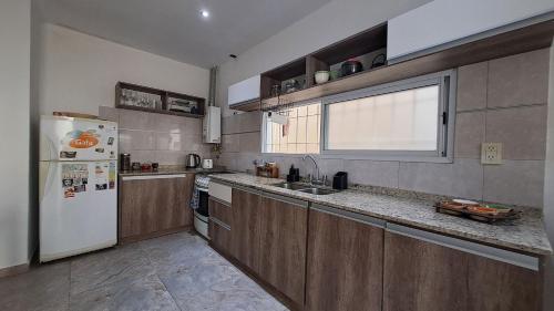 Kitchen, Hornera Canning - A metros de Metropolitano in Las Malvinas