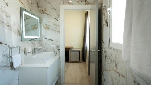 F&M Hotel 2, Tirana (fotografie 10)