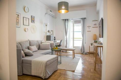 Convenient Bright flat - 50m from metro - Tap to explore photos