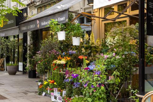 Surrounding environment, Hotel Saint Marcel in 13th - Place d'Italie