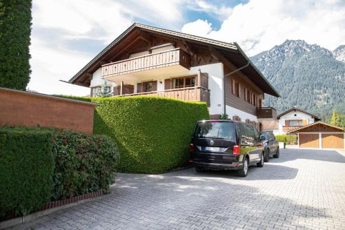 Apartment with Mountain View image 2