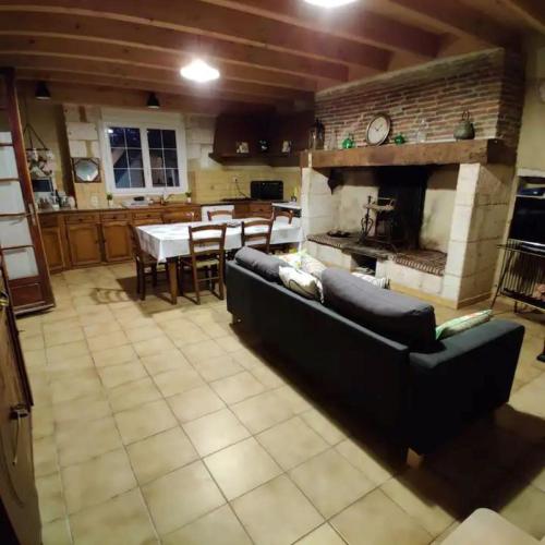 Grande Maison St Pierre de Côle gîte à louer La Goulaudie