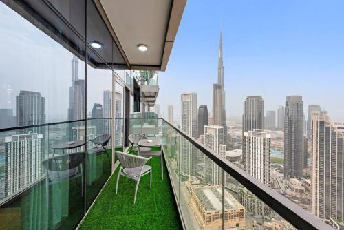 Escape24 Luxury 2BR Paramount Midtown Business Bay - image 3