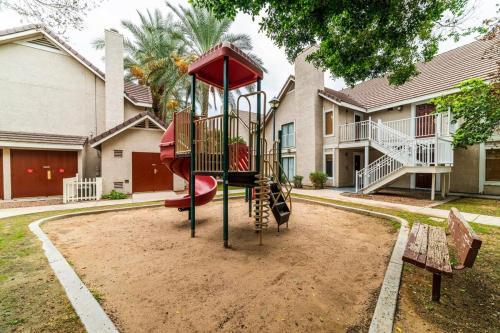 Metro PHX 1bd King Bed with heated pool bbq dog park bbq PETS ALLOWED - image 5