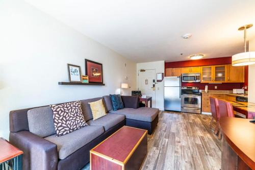 Metro PHX 1bd King Bed with heated pool bbq dog park bbq PETS ALLOWED - image 2