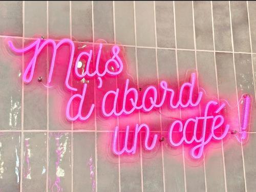 Pink Hotel - image 8