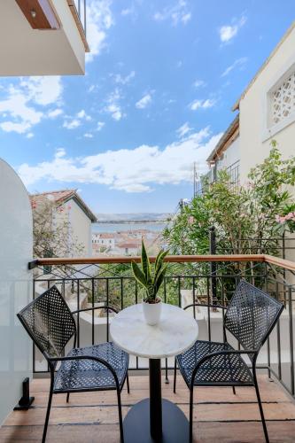 Nafplion Comfy Suites – Nauplia, MD