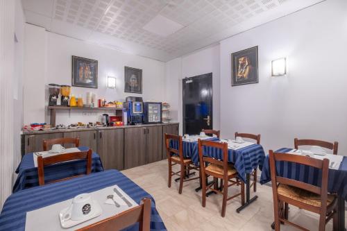 Hotel Luxor - image 12