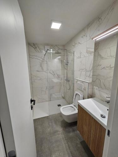 淋浴間, SeaView apartment Mirjam with Jacuzzi in 亞戈德耶