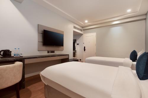 44 Oasis, Ćennaj (zdjęcie 7)