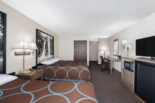 Super 8 by Wyndham Susanville - image 6