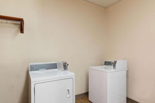 Super 8 by Wyndham Fort Mitchell Cincinnati Area in Fort Mitchell, USA