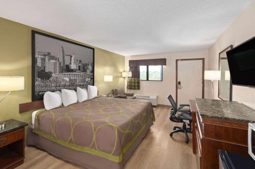 Super 8 by Wyndham Fort Mitchell Cincinnati Area - image 8