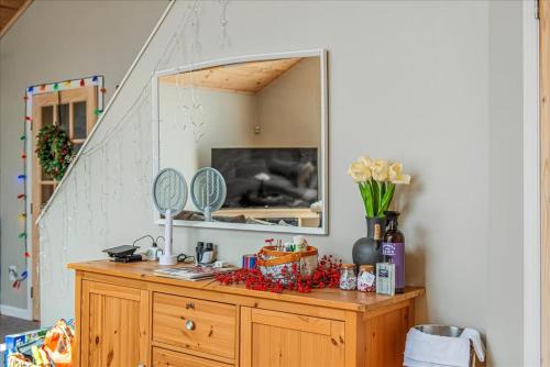 Pocono Scandinavian Cottage - image 13