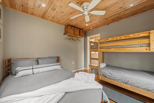 Pocono Scandinavian Cottage - image 7