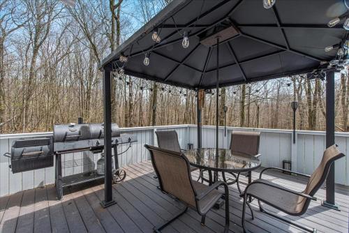 Pocono Scandinavian Cottage - image 3