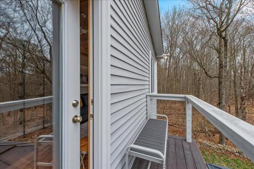 Pocono Scandinavian Cottage - image 10