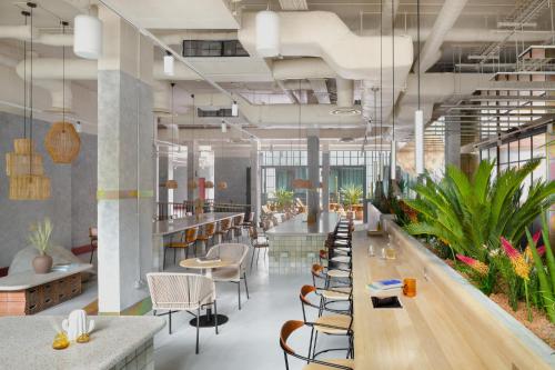 Bermonds Locke - image 12