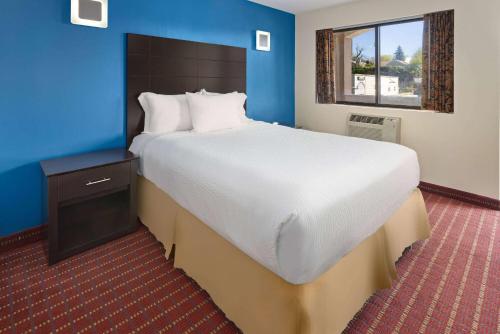 Travelodge by Wyndham Manhasset Travelodge by Wyndham Manhasset