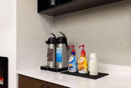 La Quinta by Wyndham Santa Clarita - Valencia - image 3