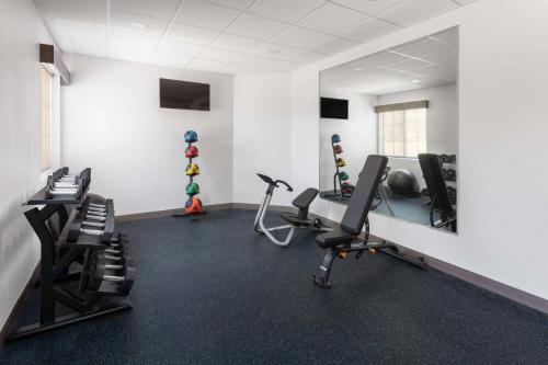 La Quinta by Wyndham Woodward - image 12