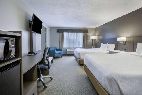 Days Inn & Suites by Wyndham Moncton Room Type - Room with Two Queen Beds - Disability Access